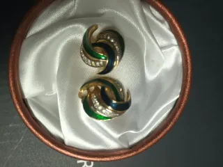 Pendientes vintage pedrería dorados y verdes