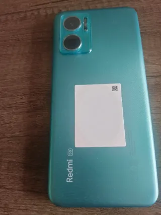 Xiaomi Redmi 10 5G con protettore e custodia