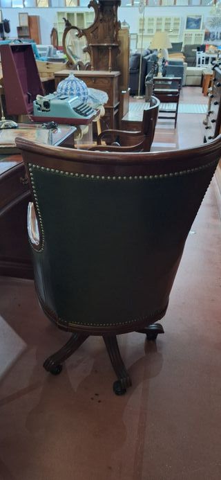 Silla de escritorio inglesa antigua de cuero