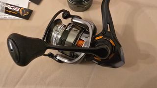 SAVAGE GEAR SG6 2500H FD, CARRETE PESCA