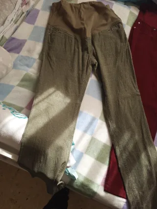 Pantalones premamá de pana verde y burdeos