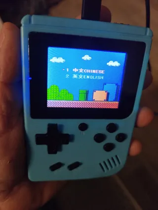 Consola de videojuegos amarilla