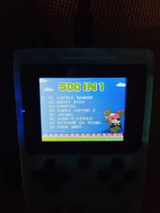 Consola de videojuegos amarilla