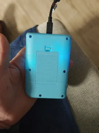 Consola de videojuegos amarilla