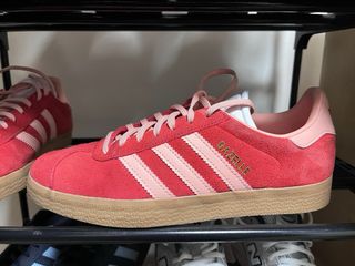 Adidas Gazelle rosas y rojas