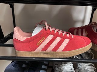 Adidas Gazelle rosas y rojas