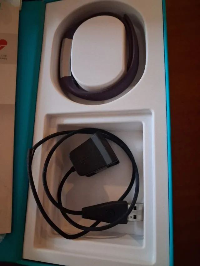 Lote Fitbit Alta HR con cargadores y pulseras