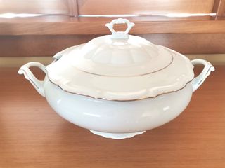 Vajilla Porcelana Blanca y Dorada