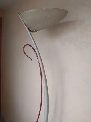 Lámpada de peu moderna metal i alabastre