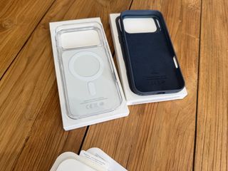 2x Cover iPhone 17 Pro Max: Blu e Trasparente