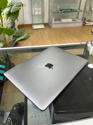 MacBook Pro 2020 Gris 256GB 8GB RAM I5