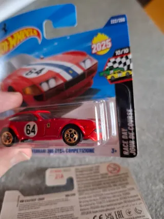 Hot Wheels Ferrari 365 GT4 / F40 Competizione
