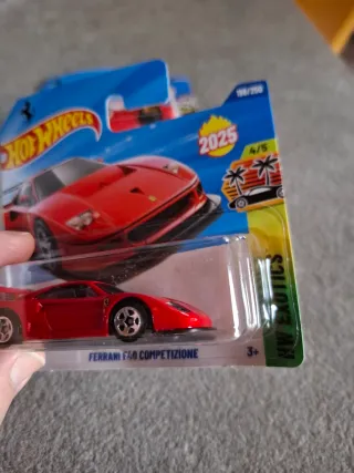 Hot Wheels Ferrari 365 GT4 / F40 Competizione