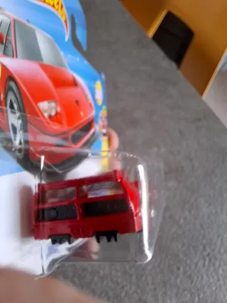 Hot Wheels Ferrari 365 GT4 / F40 Competizione