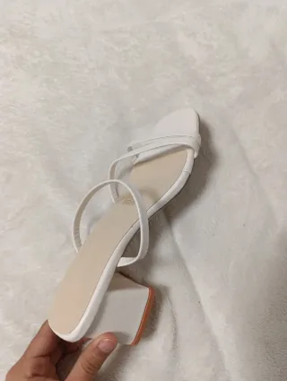 Tacones Beige/Blanco Talla 36 Nuevas si uso