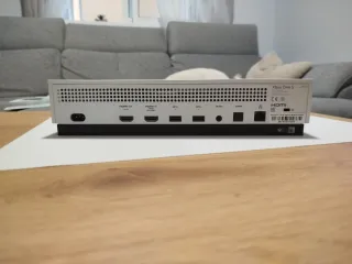 Xbox One S 500GB + Controller + 3 Giochi