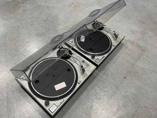 2x Technics SL-1200MK2 (27565)