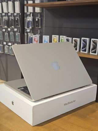 MACBOOK AIR 15" M4 256GB DORADO 2024 - 4 CICLOS