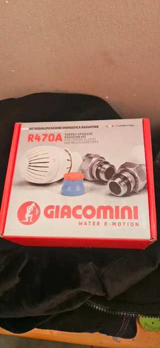 Kit nr.3 Valvole Termosifone Giacomini R470A