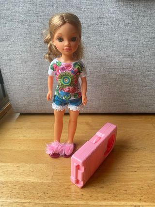 Nancy con camilla spa masajes 45 cm