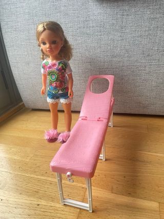 Nancy con camilla spa masajes 45 cm