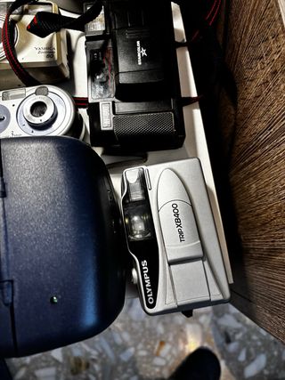 Lotto di 17 fotocamere vintage da riparare o per pezzi