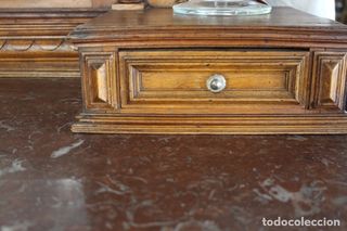 Cómoda con espejo realizada en Roble , siglo XIX.