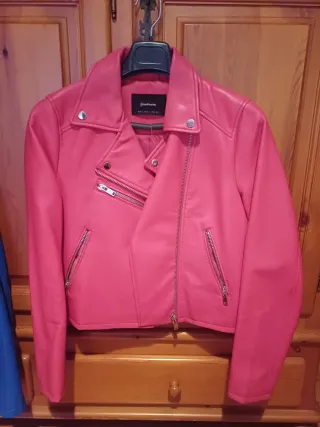 Chaqueta Stradivarius Roja Talla L