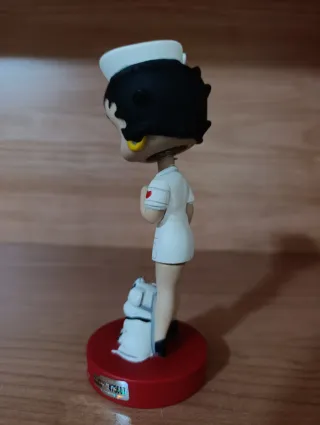 Statuina di Betty boop infermiera