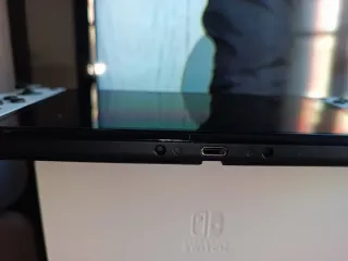 Nintendo Switch OLED Bianca