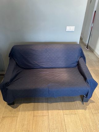 Sofá de terraza de 2 plazas. Muy cómodo.