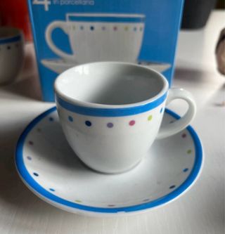 Set 4 Tazzine con Piattino in Porcellana