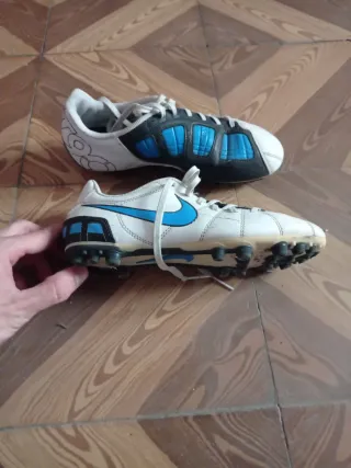 Botas de fútbol Nike Talla 36