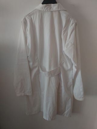 Bata blanca de mujer