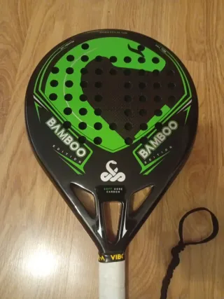 Pala de pádel Bamboo Edition sin un rasguño