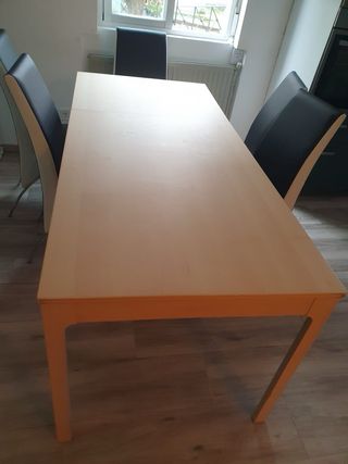 Mesa extensible de madera