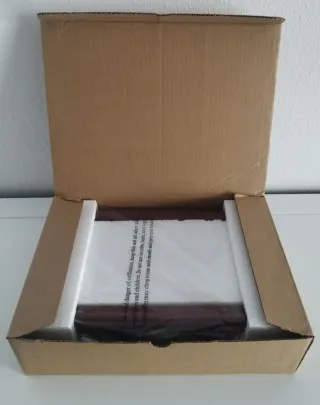 Vitrina expositora de madera y cristal