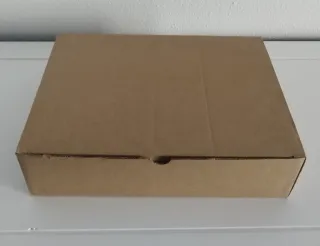 Vitrina expositora de madera y cristal