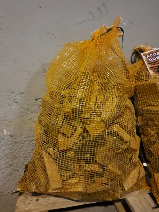Sacos de leña de roble