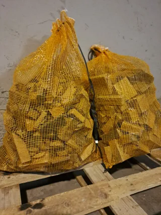 Sacos de leña de roble