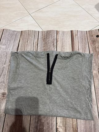 Camiseta Zara murciélago talla M nueva