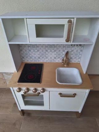 Cocinita de madera Ikea