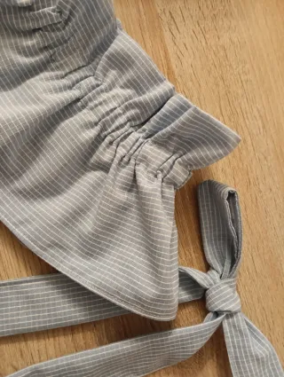 Cuellos fruncidos con lazo