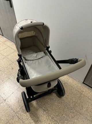 Carrito Bebé Jané Muum 2 Piezas color arena.