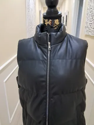 Chaleco acolchado negro mujer