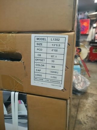 ultimo juego! RC 1352 en 5.5x13 4X100 ET30 clásica