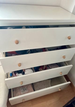 Cómoda Malm Ikea 4 cajones + tiradores madera
