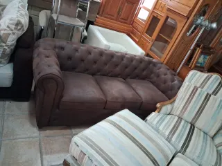 Sofá Chesterfield 2 plazas ante marrón