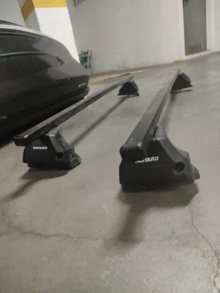 Cofre de techo coche negro