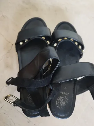 Sandali Guess zeppa neri con strass